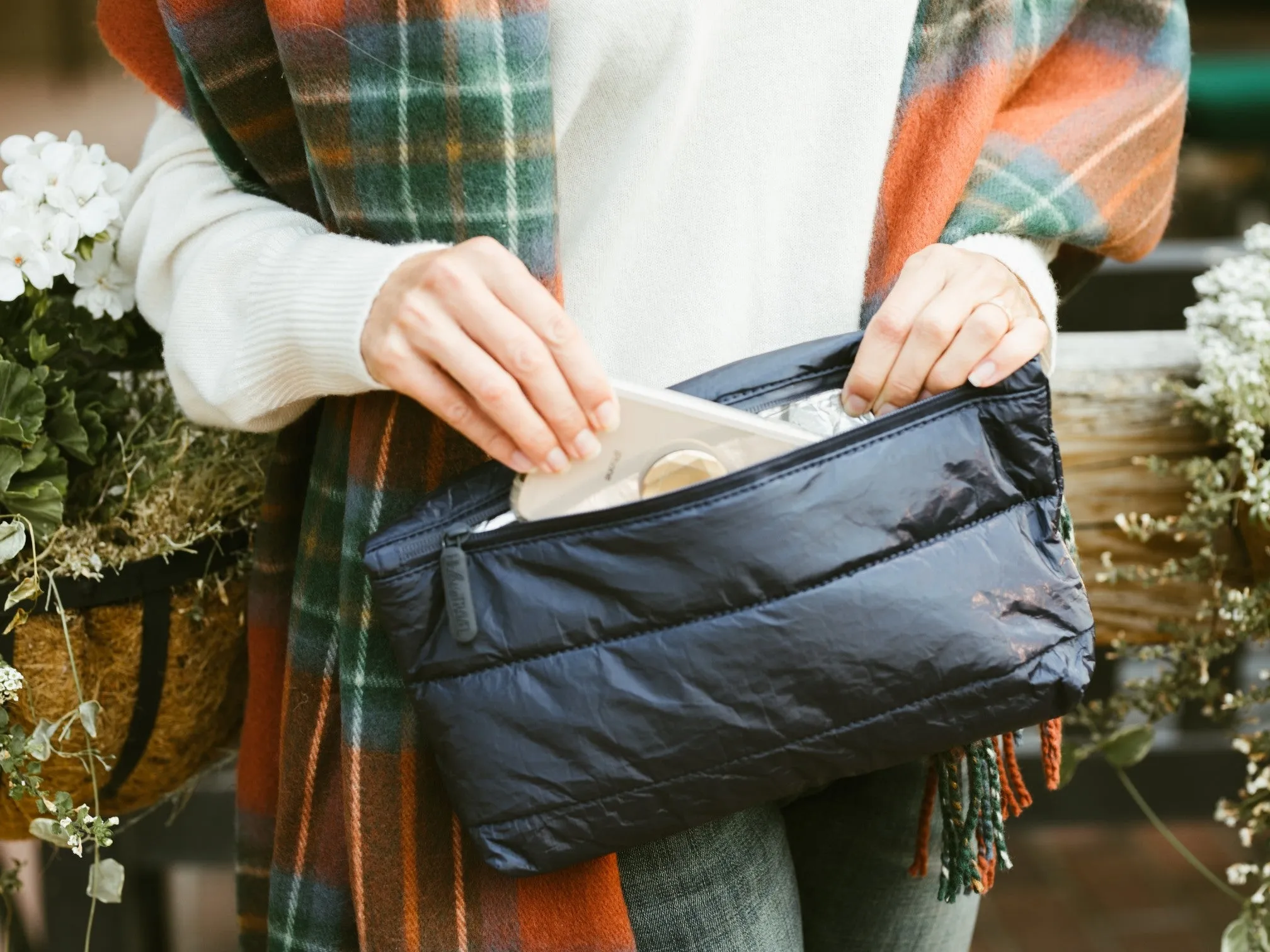 Puffer Purse in Shimmer Navy Blue